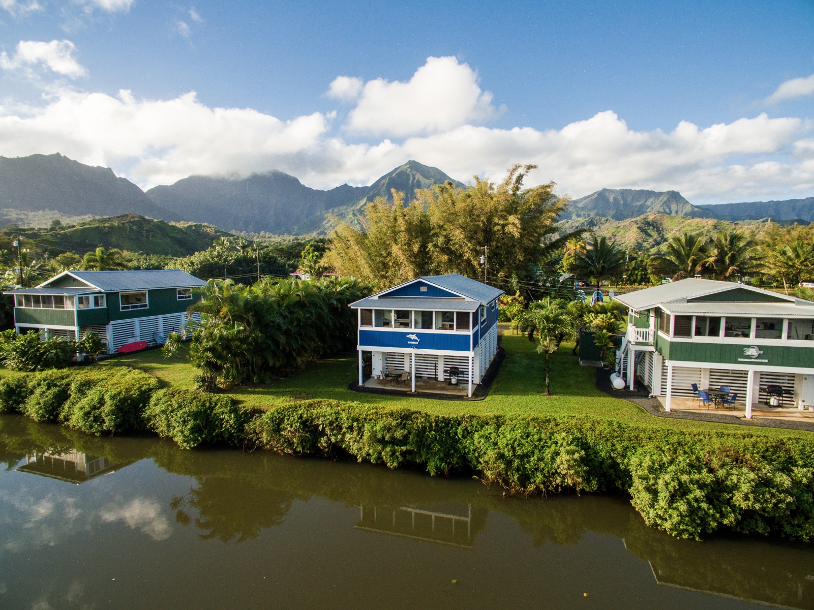 The Dolphin Cottages & Historic Hanalei Town