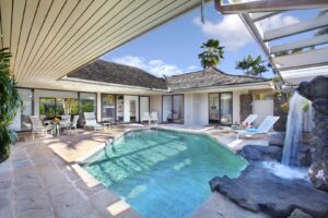 The pool of Kauai rental to enjoy on vacations.